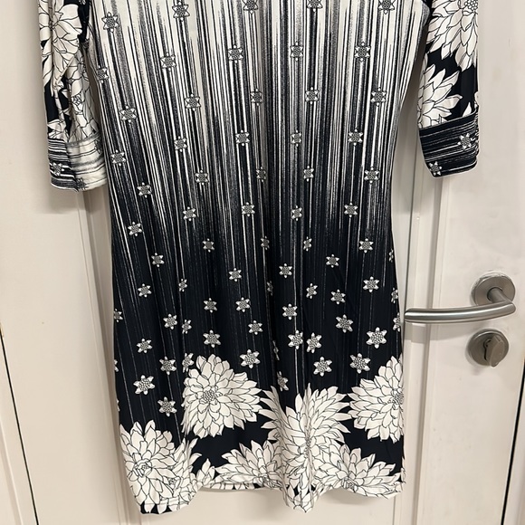 NWOT Korean Fabric B&W dress with lining and sleeves and lovely detailing !UK L - Picture 6 of 6